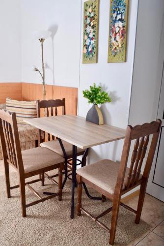 One-Bedroom Apartment (3 Adults) image 5