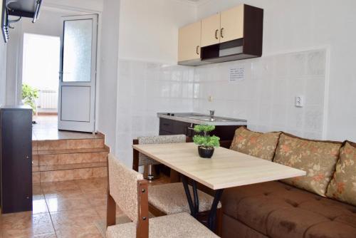 One-Bedroom Apartment (2 Adults + 2 Children) image 8
