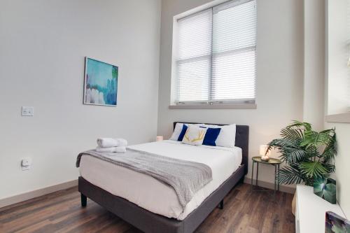 Luxury Studio in the Heart of Downtown Wichita - image 9