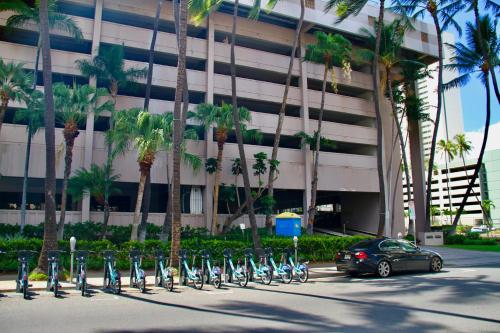 Royal Kuhio Resort - image 8