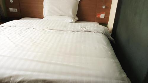 7Days Inn Jixian County Road in Jixian