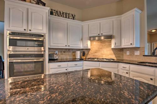 Elegant Frisco Home with Yard Less Than 1 Mi to Golf! - image 9