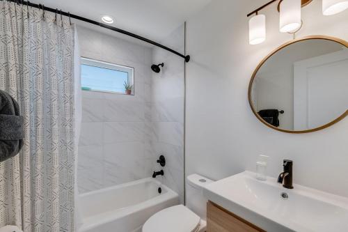 Bright New Beach House -- 2 blocks to beach! - image 40