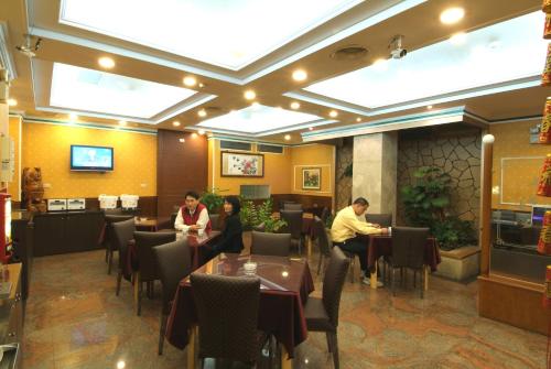 Restaurant, Golden Swallow Hotel in Hsinchu