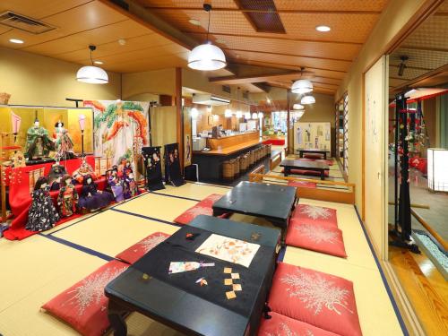 Pub/lounge, Kinugawa Onsen Hana no Yado Matsuya Ryokan in Nikko