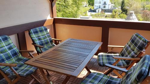 Deluxe Room (2 Adults + 1 Child)