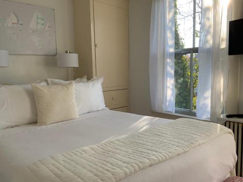 Cliff Lodge