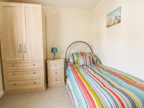 12 Kel Avon Truro - image 2