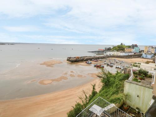 Apartment 3 Tenby - image 6