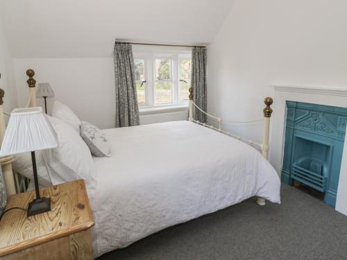 Bear's Cottage Bretforton - main image