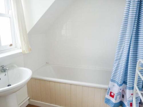 6 Knott Portree - image 5