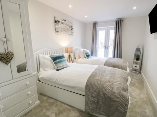 6 Bay View Benllech - image 8