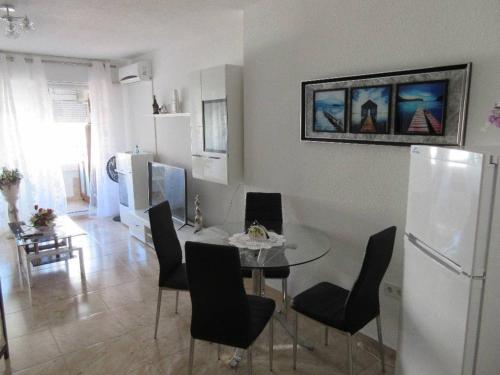 Costy studio near the beach - image 5