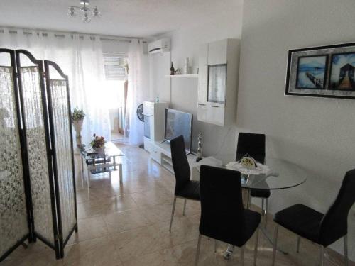 Costy studio near the beach - image 6