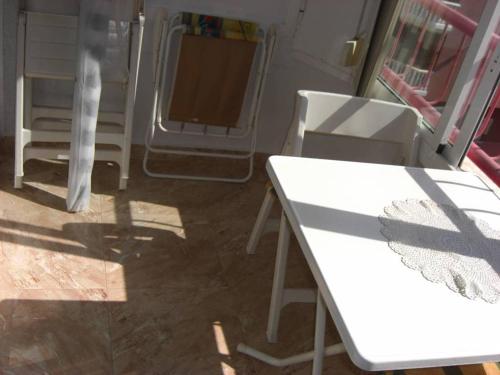 Costy studio near the beach - image 11