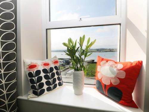 Glan Y Don Y Felinheli - image 2