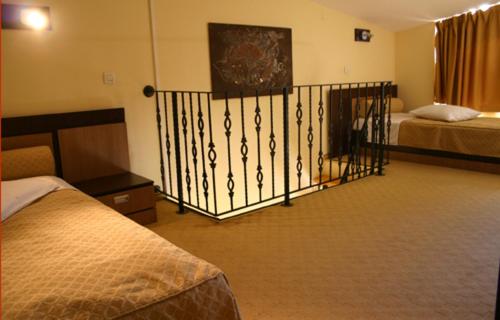 Duplex Quadruple Room image 4
