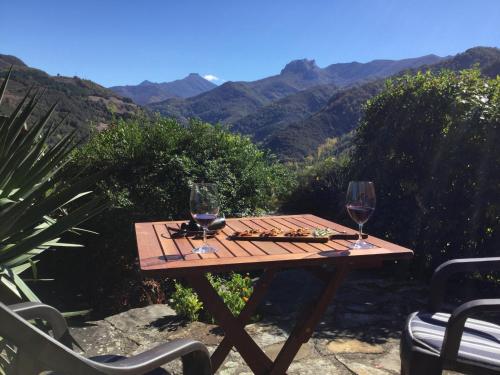  Olmares Terrace Apartment - Picos de Europa, Pension in Lomeña