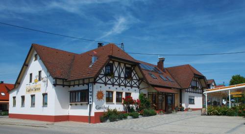 Gasthof zur Sonne - Hotel - Röfingen