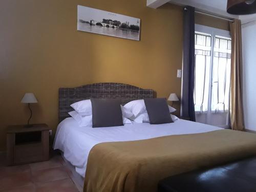 1 queen bed