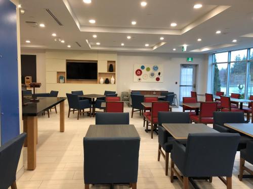 홀리데이 인 익스프레스 앤드 스위트 핼리팩스 에어포트 바이 IHG - 식음료(F&B)