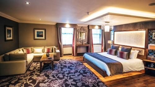 Busby Hotel - image 11