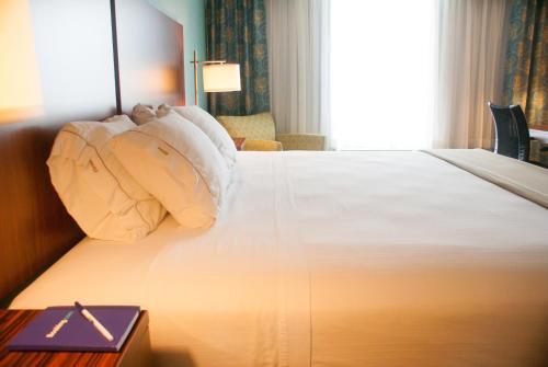 Holiday Inn Express & Suites Jacksonville South - I-295, an IHG Hotel