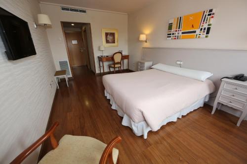 2 twin beds
