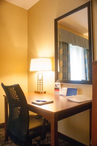 Holiday Inn Express & Suites Jacksonville South - I-295 an IHG Hotel - image 14