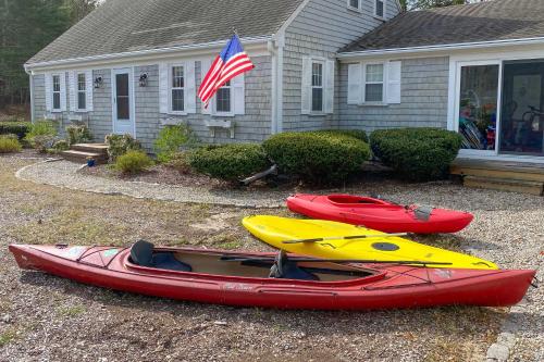 2 Mi to Shore Home with BBQ and Beach Gear in Mashpee 2 Mi to Shore Home with BBQ and Beach Gear in Mashpee