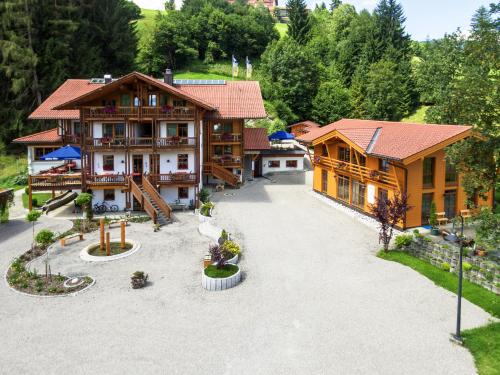 Hotel und Apartements im Forellenbach in Fischen im Allgäu, Deutschland