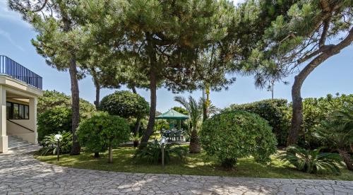 Kert, Hotel Paris in Lido di Camaiore