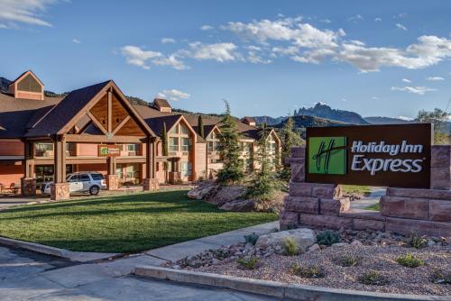 Holiday Inn Express Springdale - Zion National Park Area, an IHG Hotel