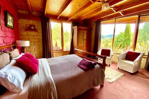 STUNNING HOME WITH AMAZING VIEWS - just 20 mins to the city and only 10 to MONA!