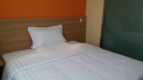 7Days Inn Harbin Pioneer Road Xilong Market – Harbin, IA