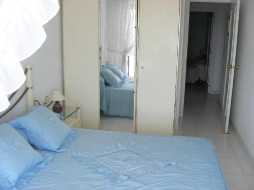 Authentic family apartment facing the sea - image 5