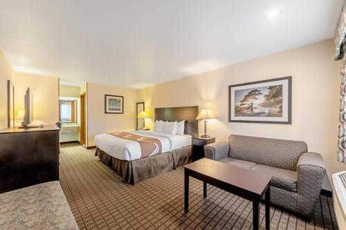 Quality Inn - image 7