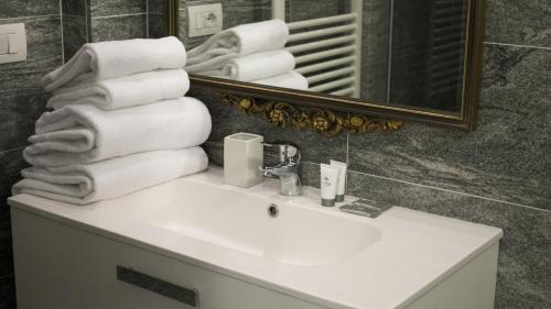 Aiello Suites Executive - image 14