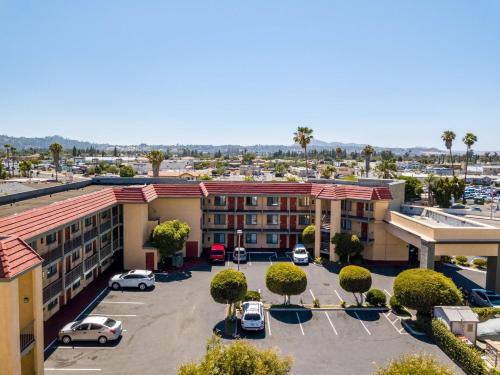 Exterior view, Rancho San Diego Inn & Suites in El Cajon (CA)