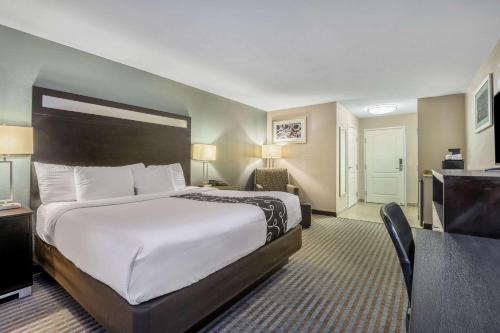 ลา ควินตา อินน์ แอนด์ สวีท บาย วินด์แฮม เกลนไดฟ์ (La Quinta Inn & Suites by Wyndham Glendive) in เกลนไดฟ์ (MT)