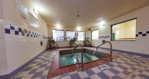 บริการและสิ่งอำนวยความสะดวก, คันทรี อินน์ แอนด์ สวีท บาย เรดิสัน เอลก์ฮาร์ต นอร์ท อินดีแอนา (Country Inn & Suites by Radisson, Elkhart North, IN) in เอลก์ฮาร์ต (IN)