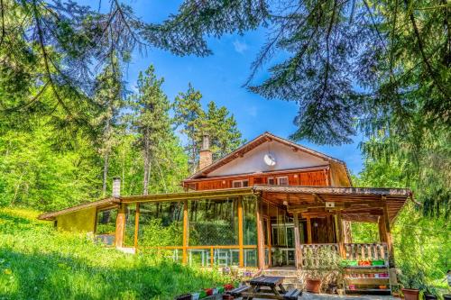 Ieeja, Крушун - Единствена на метри от водопадите, Krushun - The only stay just meters from the waterfalls in Krušuna