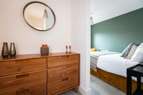City Centre - Free Parking - Stylish 2 bedroom apartment