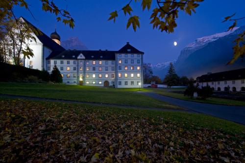 Hotel Schweizerhof - image 5
