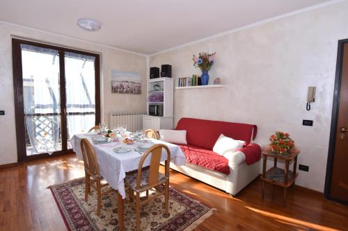  appartamento ortensia, Pension in Roe