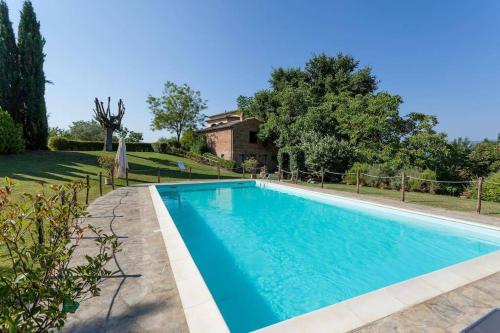 Villa con piscina 14 posti letto