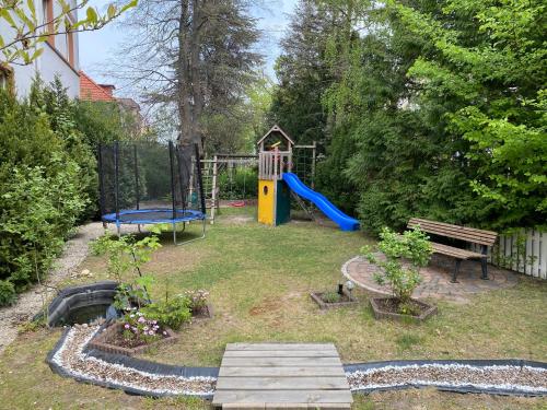 HoteLPension am Thermalbad in บาด นีนดอร์ฟ