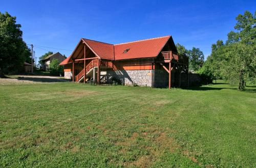  Apartments Banica in Lovinac