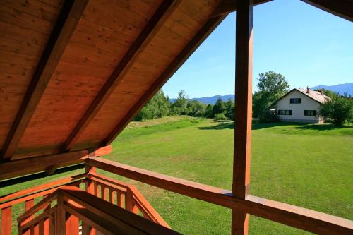  Apartments Banica in Lovinac