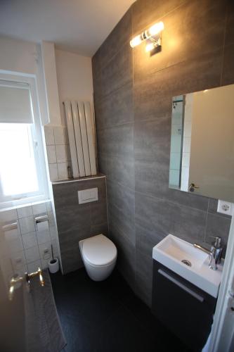 Bathroom, Deluxe STUDIO-appartement Heemstede Zandvoort in Heemstede